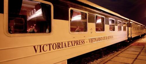 hotel-victoria-express-train-loacai-8211-hanoi-vietnam